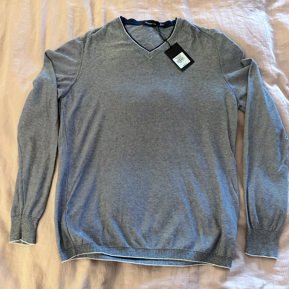 BNWT men’s medium Bugatchi V neck sweater